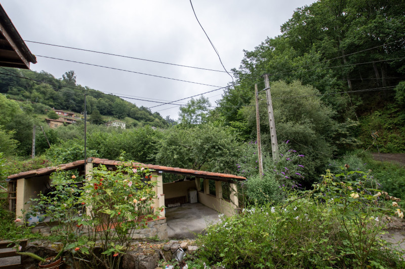 Casa independiente con jardín en Cabranes-Asturias