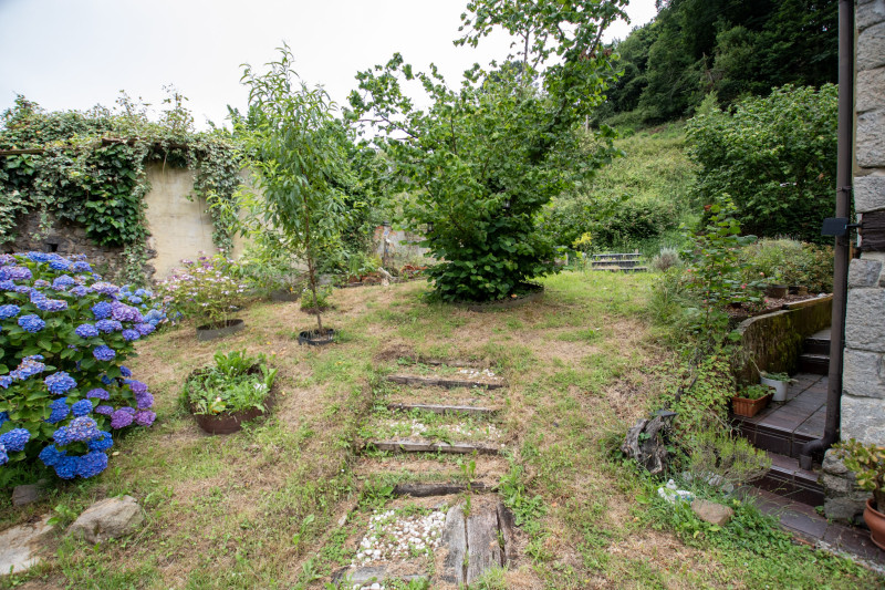 Casa independiente con jardín en Cabranes-Asturias