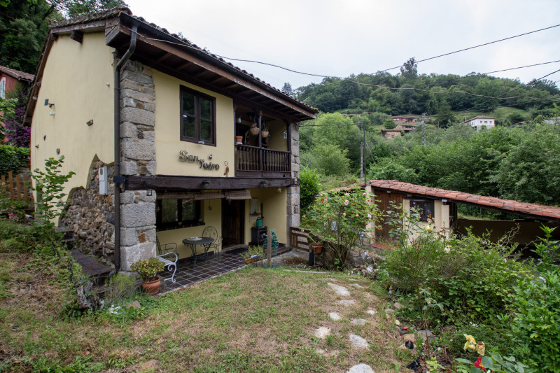 Casa independiente con jardín en Cabranes-Asturias