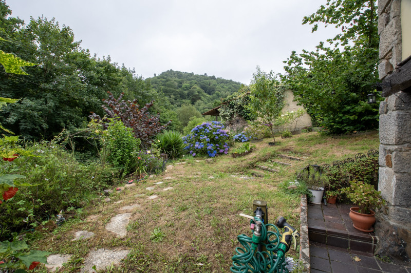 Casa independiente con jardín en Cabranes-Asturias