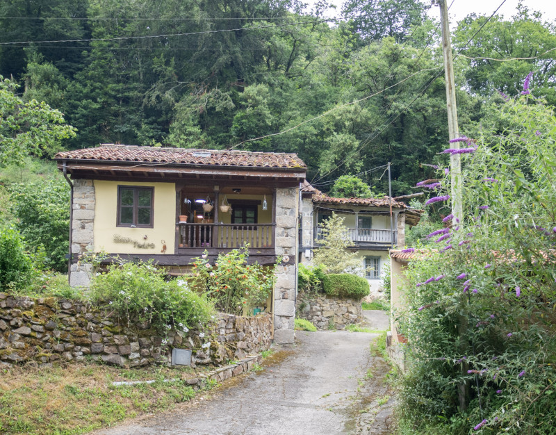 Casa independiente con jardín en Cabranes-Asturias
