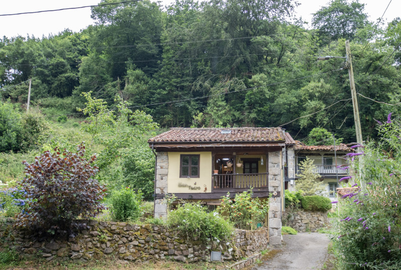 Casa independiente con jardín en Cabranes-Asturias