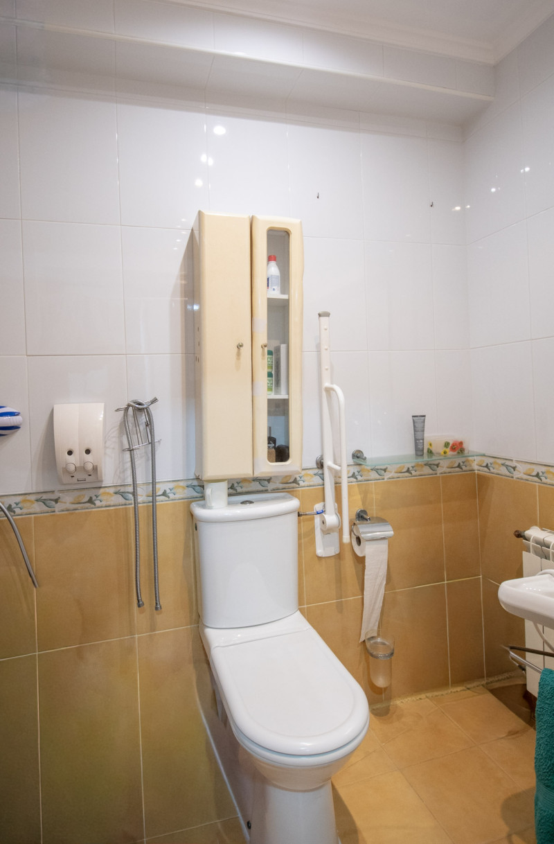 Venta de piso adoptado de  tres dormitorios con vistas a la Ría de  Ribadesella.