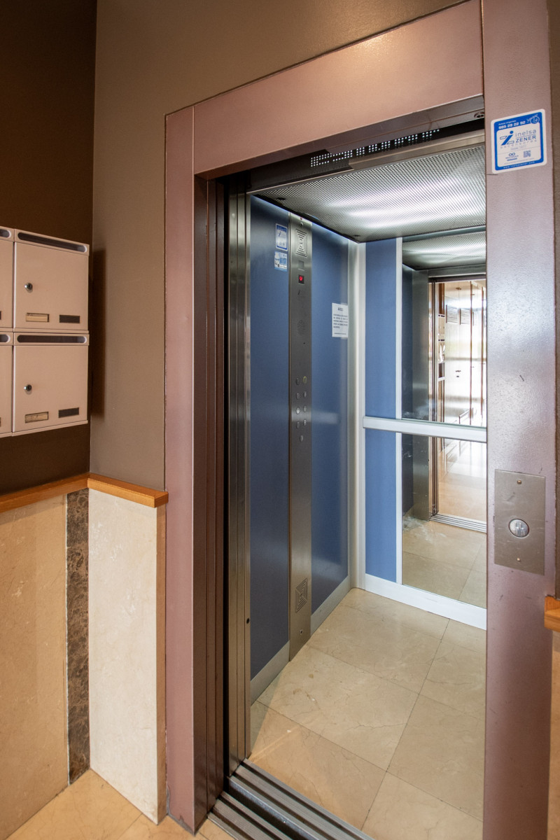 Venta de piso adoptado de  tres dormitorios con vistas a la Ría de  Ribadesella.
