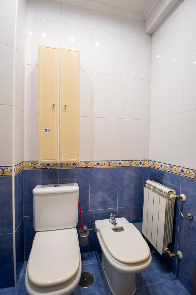 Venta de piso adoptado de  tres dormitorios con vistas a la Ría de  Ribadesella.