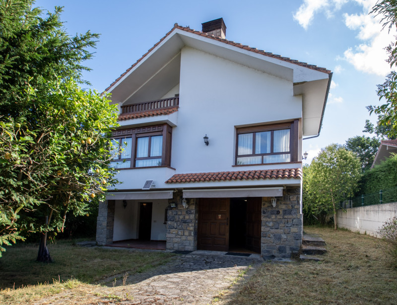 Venta de casa independiente en el centro del casco urbano de Villaviciosa-Asturias