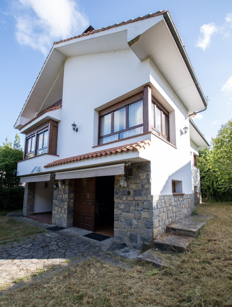 Venta de casa independiente en el centro del casco urbano de Villaviciosa-Asturias