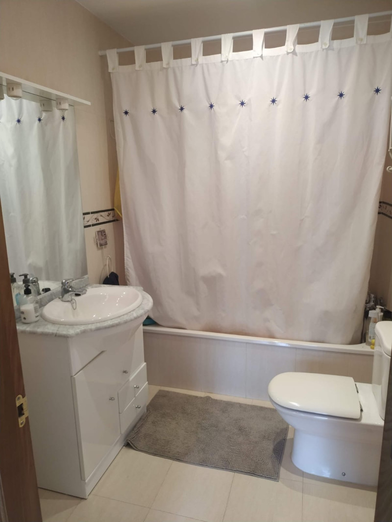 Venta de piso de tres dormitorios en Villaviciosa, Asturias-