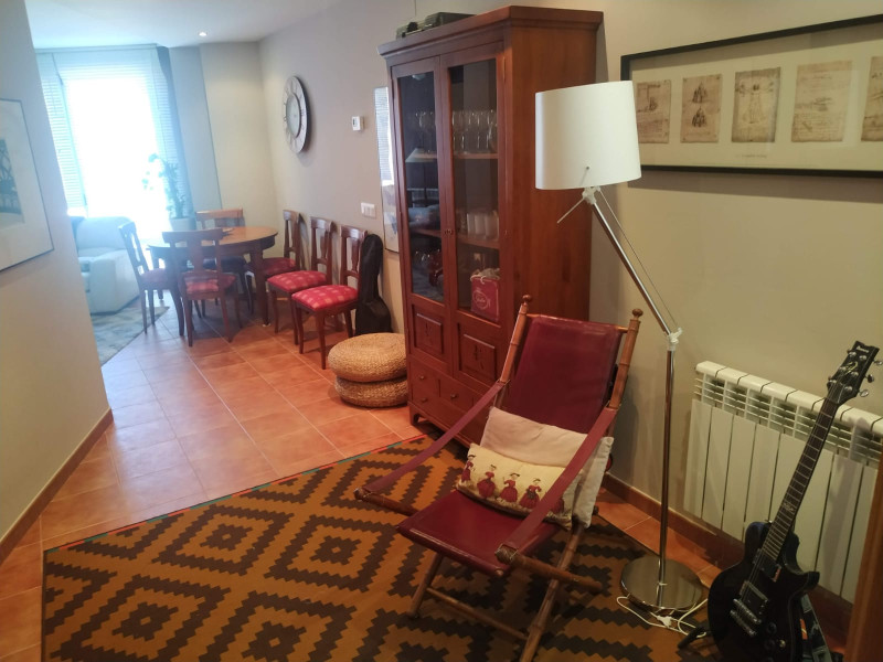 Venta de piso de tres dormitorios en Villaviciosa, Asturias-