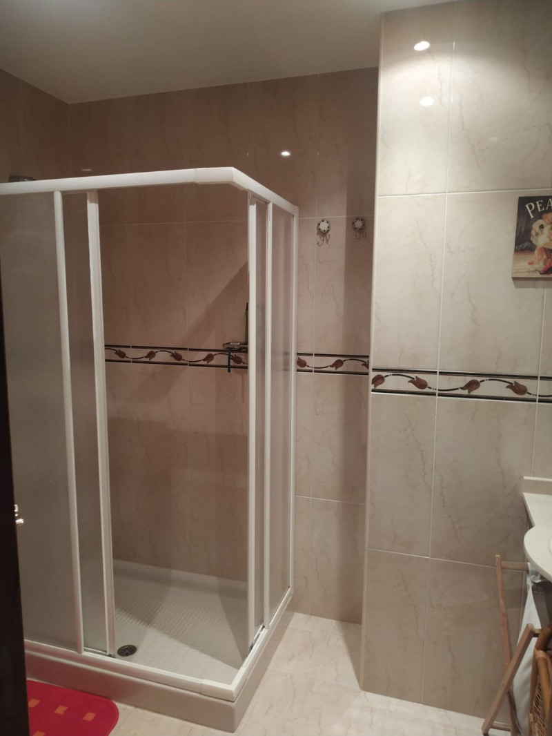 Venta de piso de tres dormitorios en Villaviciosa, Asturias-