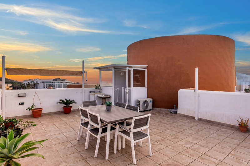 <p>Fully Renovated Penthouse with Private Rooftop Terrace and Sea Views in Santa Eulalia</p>