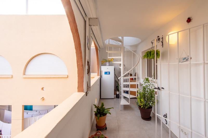 <p>Fully Renovated Penthouse with Private Rooftop Terrace and Sea Views in Santa Eulalia</p>
