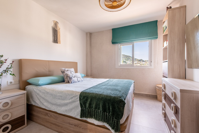 <p>Fully Renovated Penthouse with Private Rooftop Terrace and Sea Views in Santa Eulalia</p>