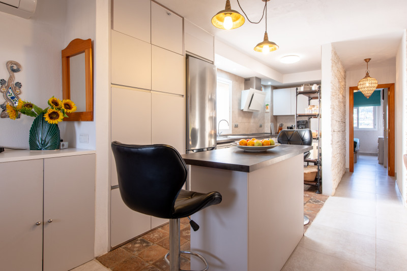<p>Fully Renovated Penthouse with Private Rooftop Terrace and Sea Views in Santa Eulalia</p>