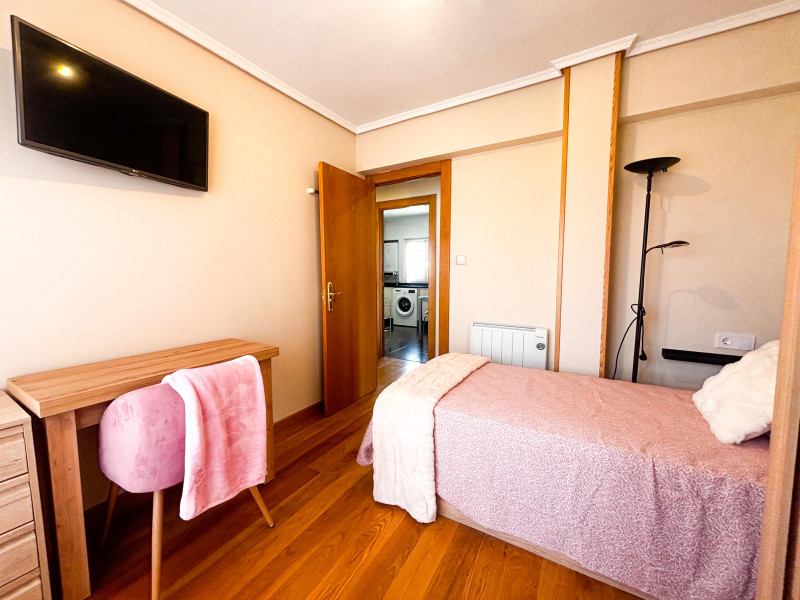 SE VENDE PISO DE 3 DORMITORIOS EN COLINDRES