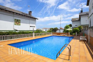 Casas o chalets-Venta-Castelldefels-2347824-Foto-2-Carrousel