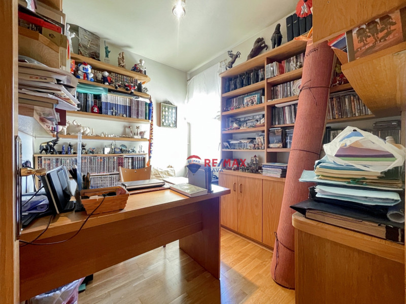 <p>Villa with 4 bedrooms, located in a quiet urbanization in Roses</p>