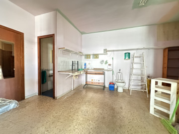 Negocios-Venta-La Bisbal d'EmpordÃ -1101774-Foto-18-Carrousel