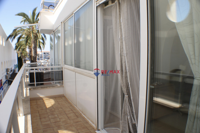 <p>Quiet apartment on the Costa-Brava, in the heart of the Port of Empuriabrava</p>