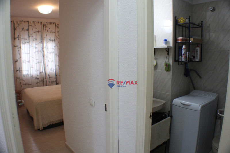 <p>Quiet apartment on the Costa-Brava, in the heart of the Port of Empuriabrava</p>