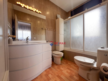 Baño de la habitación principal