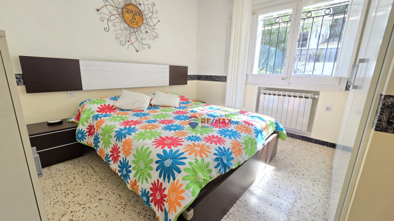 <p>House divided into two homes with swimming pool and garages, ideal for families or investment, near Cala Montgó, L escala</p>