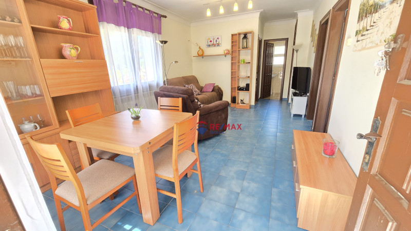 <p>House divided into two homes with swimming pool and garages, ideal for families or investment, near Cala Montgó, L escala</p>