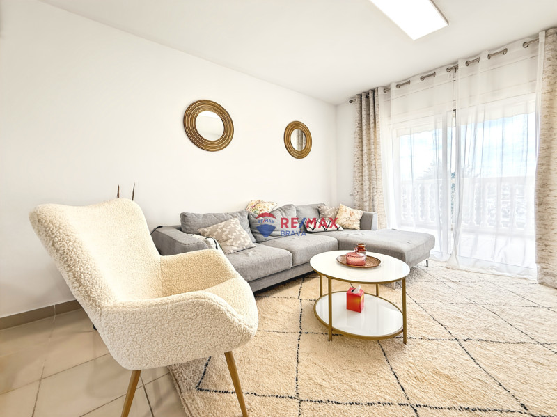 <p>Penthouse with terrace and unobstructed views, 2 bedrooms, elevator and parking, Empuriabrava, Costa Brava.</p>