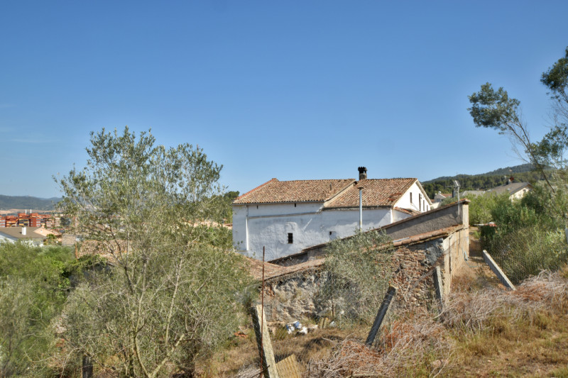 <p>Iconic farmhouse in Sant Andreu de la Barca, Barcelona</p>