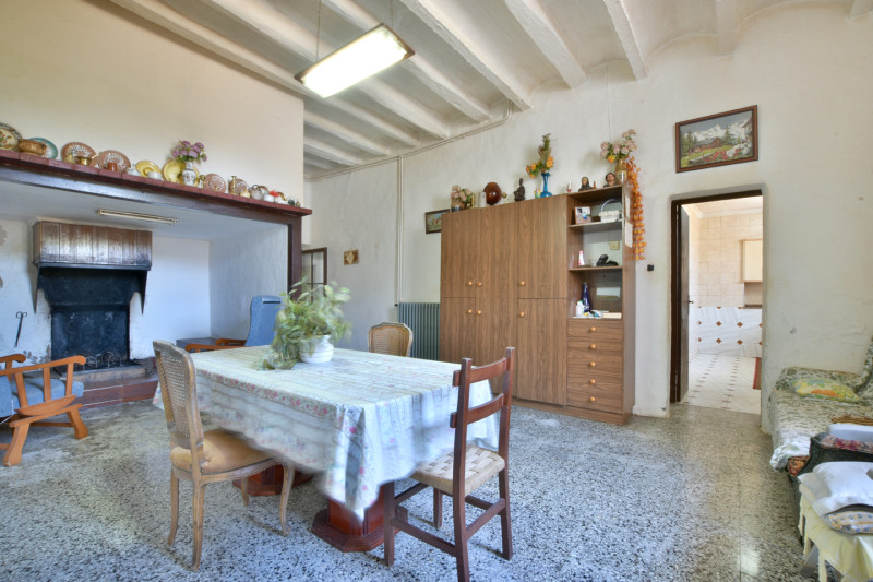<p>Iconic farmhouse in Sant Andreu de la Barca, Barcelona</p>