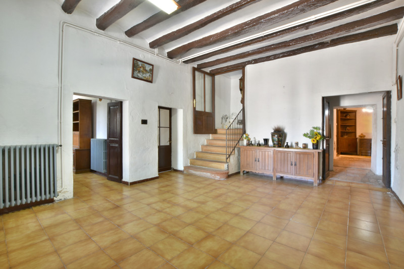 <p>Iconic farmhouse in Sant Andreu de la Barca, Barcelona</p>