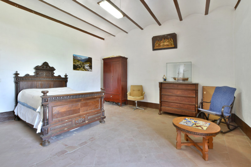 <p>Iconic farmhouse in Sant Andreu de la Barca, Barcelona</p>