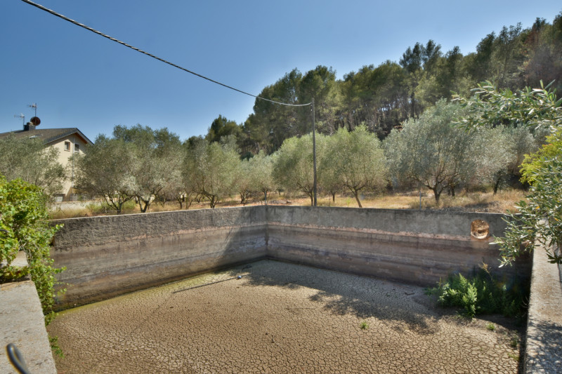 <p>Iconic farmhouse in Sant Andreu de la Barca, Barcelona</p>