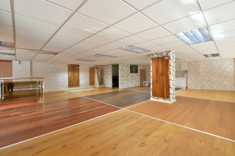 <p>Commercial premises in Sant Feliu de Llobregat, Mas Lluhí, Barcelona</p>