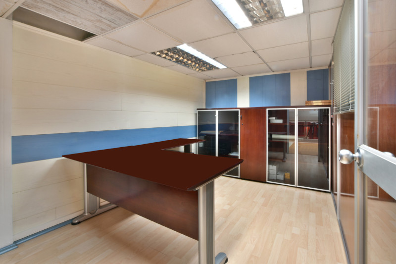 <p>Commercial premises in Sant Feliu de Llobregat, Mas Lluhí, Barcelona</p>