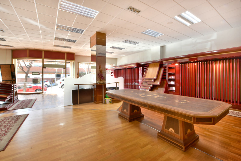 <p>Commercial premises in Sant Feliu de Llobregat, Mas Lluhí, Barcelona</p>