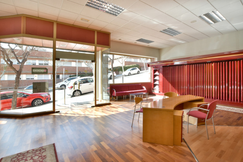 <p>Commercial premises in Sant Feliu de Llobregat, Mas Lluhí, Barcelona</p>