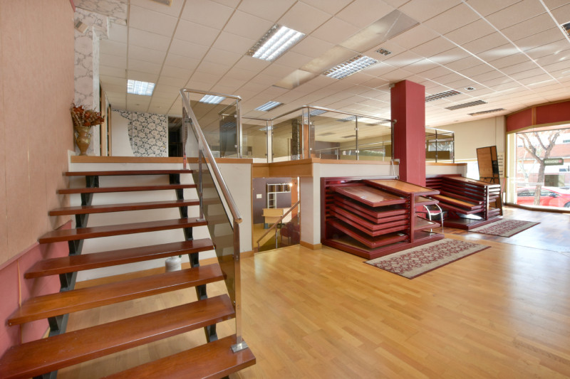 <p>Commercial premises in Sant Feliu de Llobregat, Mas Lluhí, Barcelona</p>