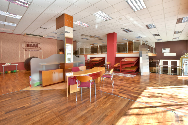 <p>Commercial premises in Sant Feliu de Llobregat, Mas Lluhí, Barcelona</p>