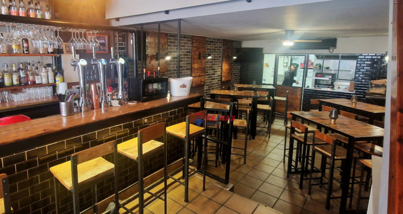 <p>Roses, center: bar-restaurant business for sale in an unbeatable location</p>