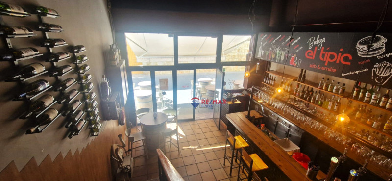 <p>Roses, center: bar-restaurant business for sale in an unbeatable location</p>