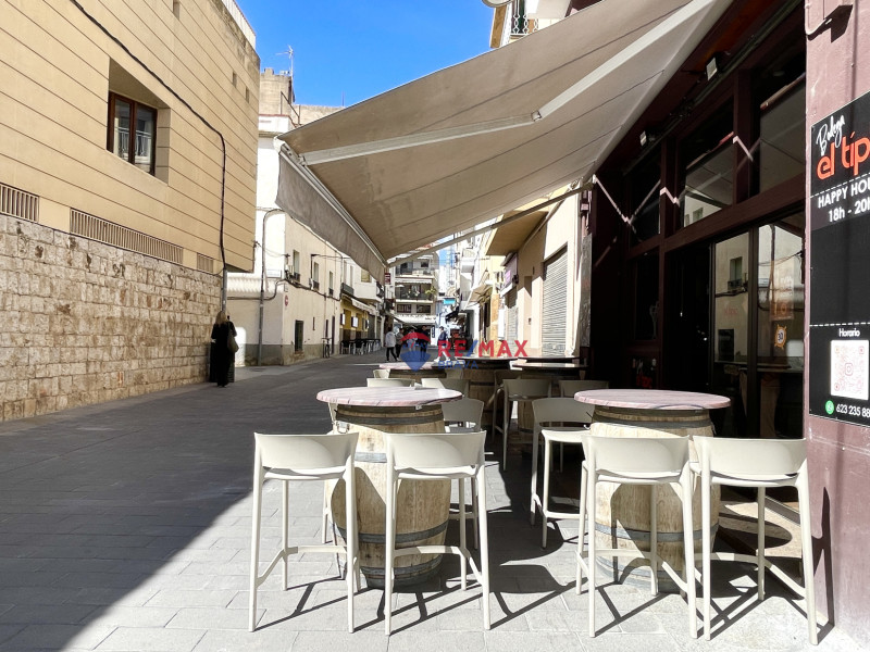 <p>Roses, center: bar-restaurant business for sale in an unbeatable location</p>
