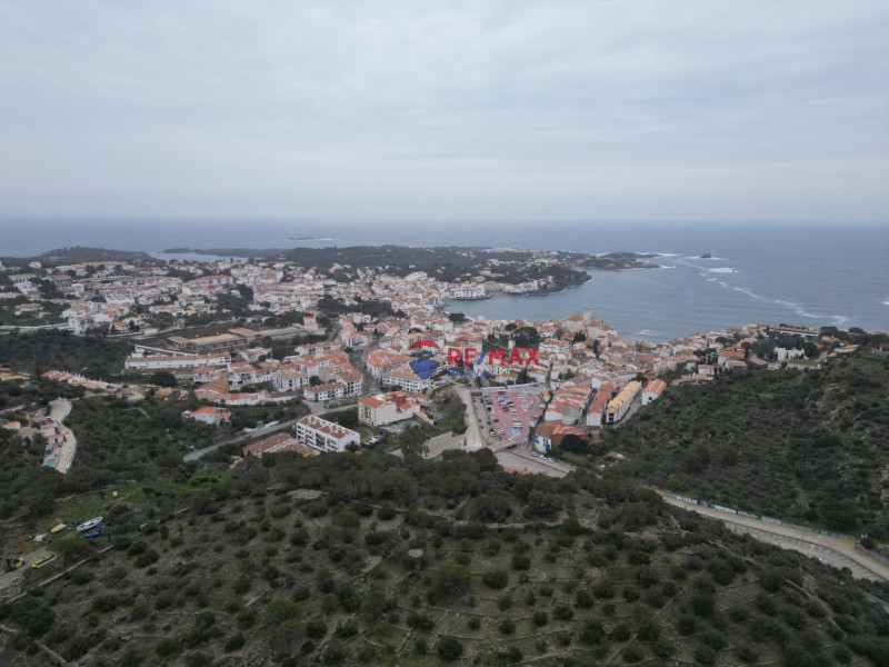 <p>Industrial warehouse suitable for boat storage or any other business in Cadaqués, Costa Brava.</p>