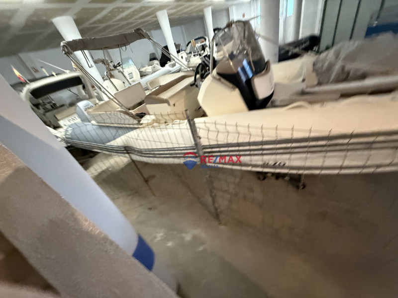 <p>Industrial warehouse suitable for boat storage or any other business in Cadaqués, Costa Brava.</p>