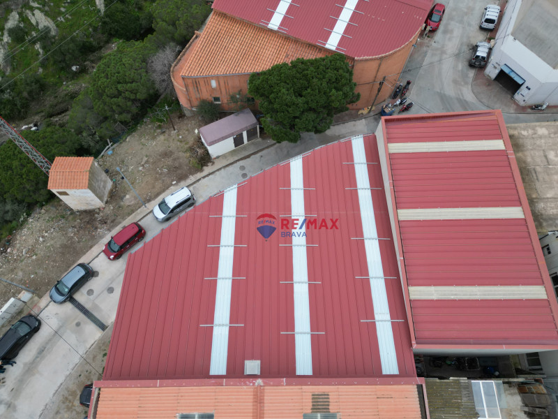 <p>Industrial warehouse suitable for boat storage or any other business in Cadaqués, Costa Brava.</p>