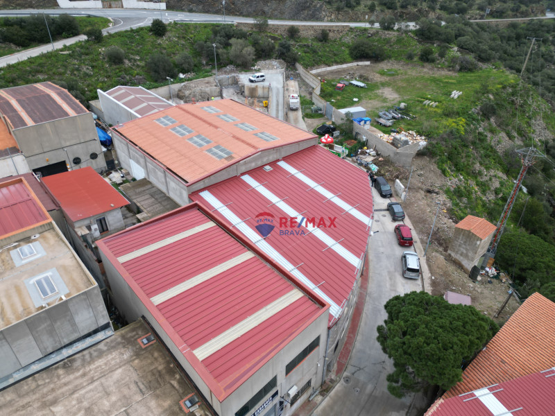 <p>Industrial warehouse suitable for boat storage or any other business in Cadaqués, Costa Brava.</p>