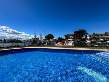 Pisos-Venta-Roses-1713300-Foto-30-Carrousel