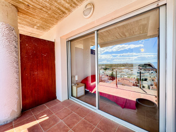 Balcón con acceso a dormitorio