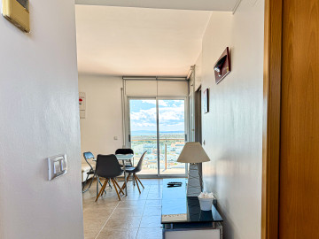 Salon-comedor con vistas al mar