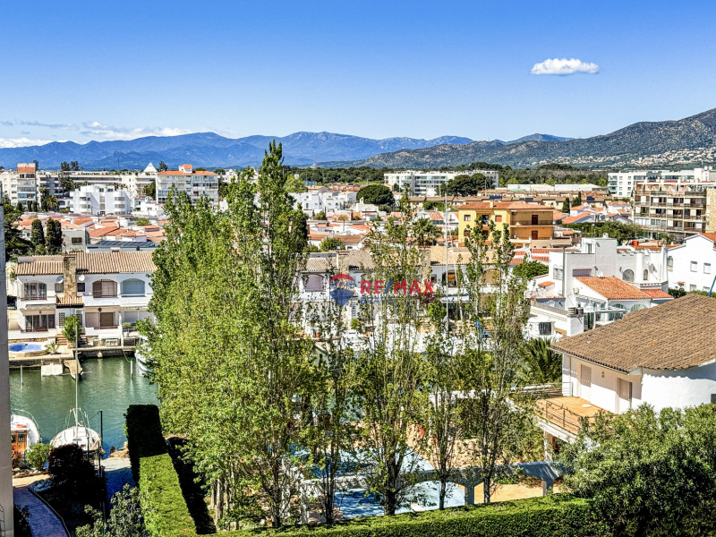 <p>Penthouse with panoramic views of the sea and the canal in Santa Margarida</p>